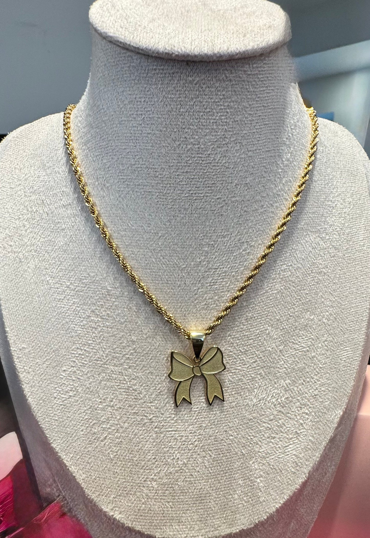Bow Necklace